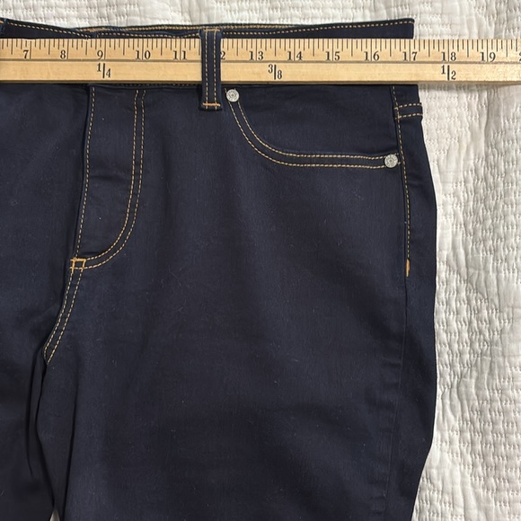 Talbots | Simply Flattering Denim Pedal Pusher 17” inseam 12P Dark Wash - Picture 10 of 15